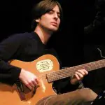 Festival Guitares 2010, Villeurbanne propose un guitariste Brésilien.