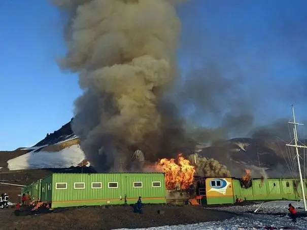 Base brésilienne dans l’Antarctique, un incendie détruit tout
