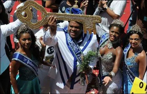 Le roi Momo annonce le coup d’envoi du carnaval de Rio de Janeiro