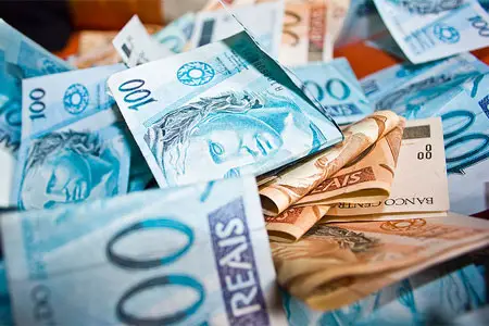 La Banque centrale brésilienne abaisse son taux directeur