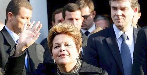 Brésil : Dilma Rousseff annonce la construction de 800  aéroports régionaux