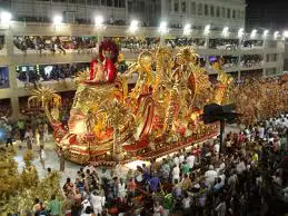 Les fous vont participer au carnaval de Rio de Janeiro 