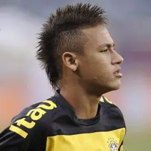   Neymar reste à Santos