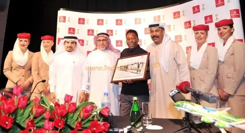 L’Emirates Airlines représentées par le joueur de football Pelé