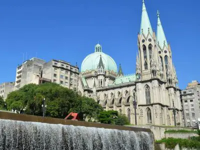Cathédrale métropolitaine de São Paulo : un trésor gothique à ne pas manquer